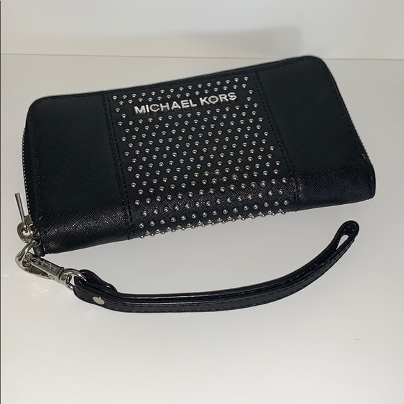 Michael Kors Wrislet - Picture 1 of 5